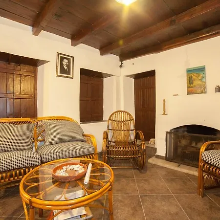 Villa Lindsay Courtyard House Central *