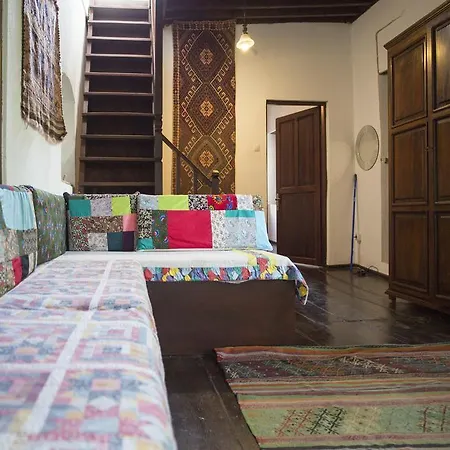 Lindsay Courtyard House Central بودروم