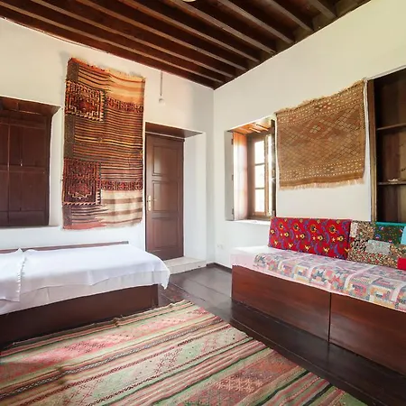 Lindsay Courtyard House Central بودروم